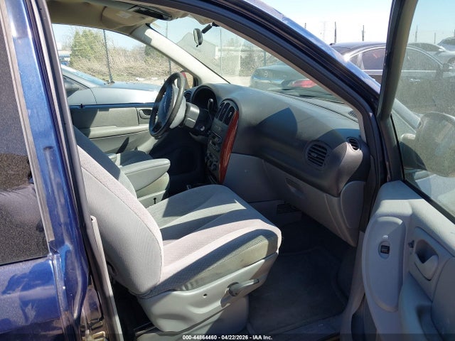 Продаж на аукціоні авто 2005 Chrysler Town & Country Lx, vin: 2C8GP44R05R217733, номер лоту: 44864460
