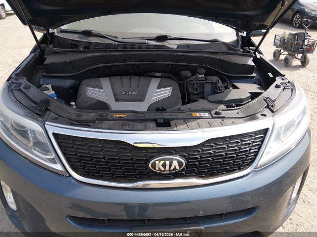 44864492 :رقم المزاد ، 5XYKT4A71FG575634 vin ، 2015 Kia Sorento Lx V6 مزاد بيع