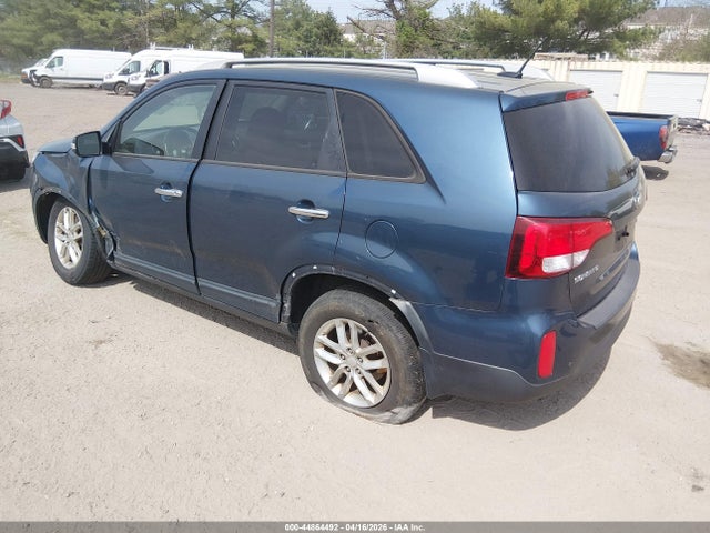 44864492 :رقم المزاد ، 5XYKT4A71FG575634 vin ، 2015 Kia Sorento Lx V6 مزاد بيع