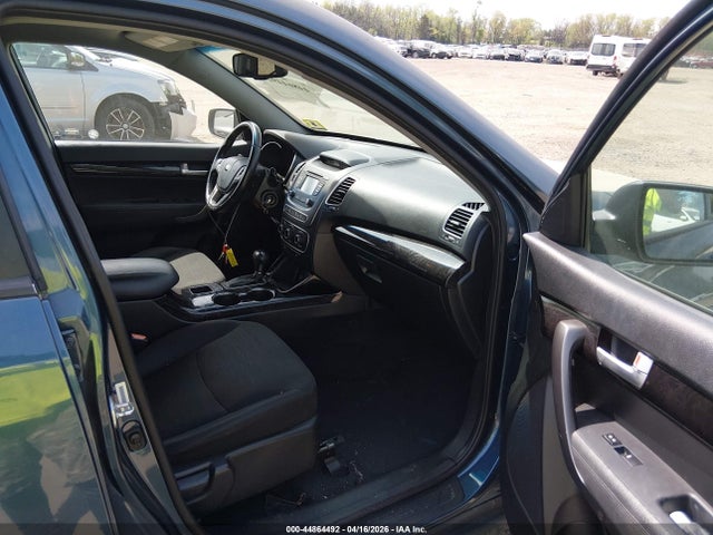 44864492 :رقم المزاد ، 5XYKT4A71FG575634 vin ، 2015 Kia Sorento Lx V6 مزاد بيع