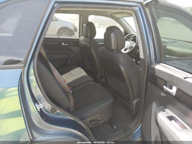 44864492 :رقم المزاد ، 5XYKT4A71FG575634 vin ، 2015 Kia Sorento Lx V6 مزاد بيع