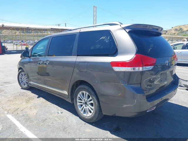 Aukcja sprzedaży 2011 Toyota Sienna Xle V6, vin: 5TDYK3DC3BS091056, numer aukcji: 44864494