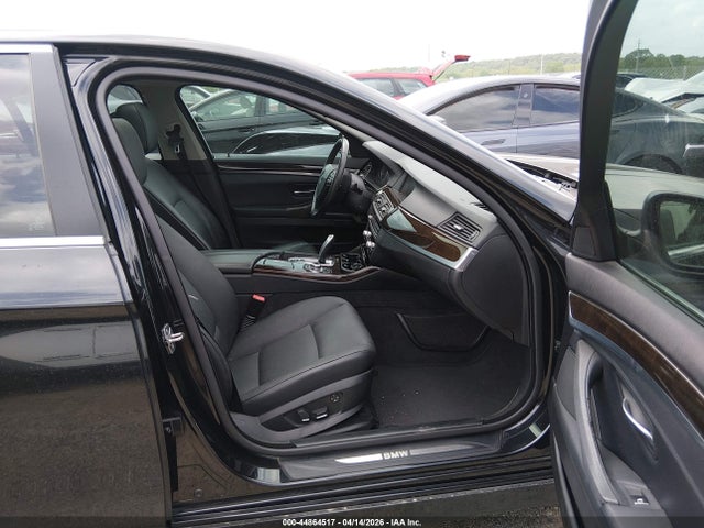 2011 Bmw 550i მანქანა იყიდება აუქციონზე, vin: WBAFR9C54BC599477, აუქციონის ნომერი: 44864517