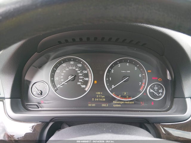 2011 Bmw 550i მანქანა იყიდება აუქციონზე, vin: WBAFR9C54BC599477, აუქციონის ნომერი: 44864517