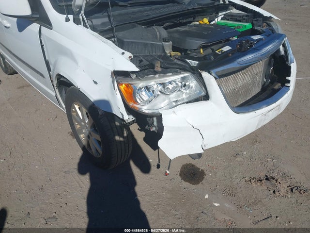 Продажа на аукционе авто 2015 Chrysler Town & Country Touring, vin: 2C4RC1BG4FR609346, номер лота: 44864526