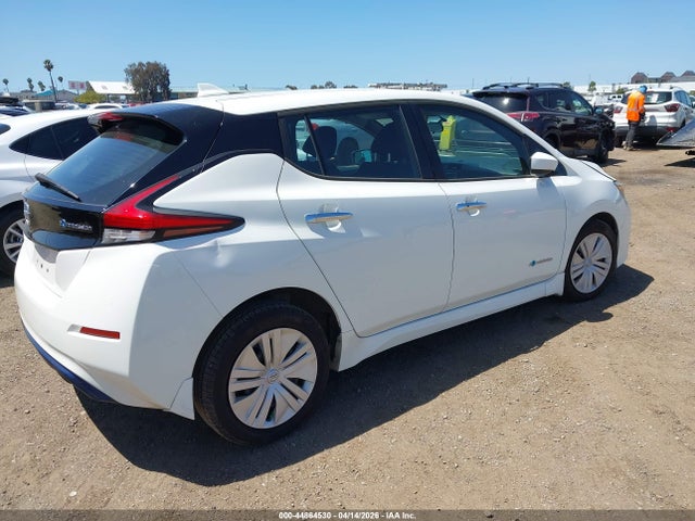 Nissan LEAF S 2018 1N4AZ1CP6JC311236 Image 4