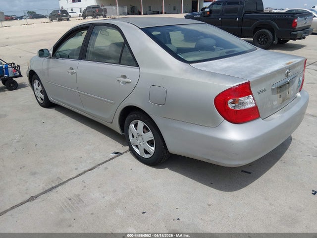 2004 TOYOTA CAMRY JTDBE32K340261851 Photo 2