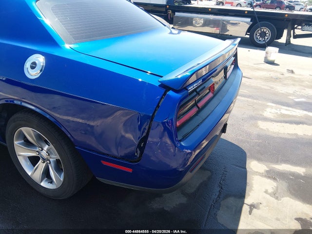 44864555 :رقم المزاد ، 2C3CDZAG7JH270510 vin ، 2018 Dodge Challenger Sxt مزاد بيع