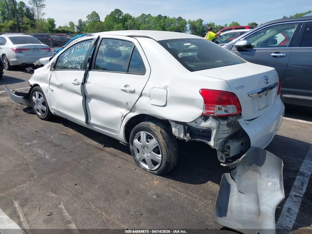 44864670 :رقم المزاد ، JTDBT4K35BL000673 vin ، 2011 Toyota Yaris مزاد بيع