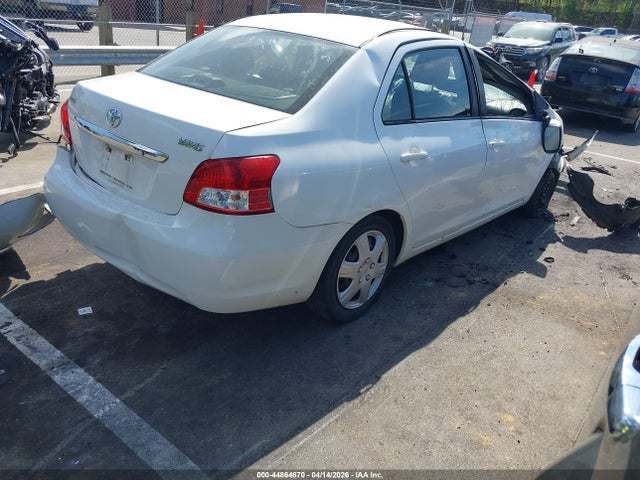 44864670 :رقم المزاد ، JTDBT4K35BL000673 vin ، 2011 Toyota Yaris مزاد بيع