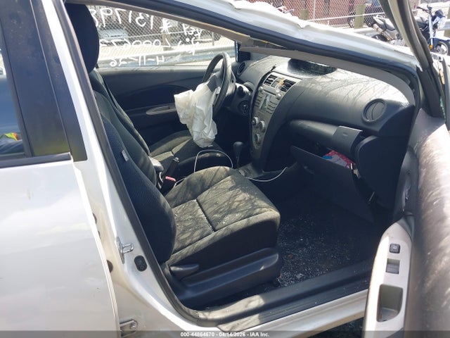 44864670 :رقم المزاد ، JTDBT4K35BL000673 vin ، 2011 Toyota Yaris مزاد بيع