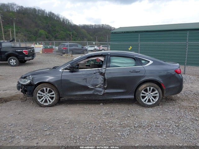 2015 Chrysler 200 Limited მანქანა იყიდება აუქციონზე, vin: 1C3CCCAB4FN758221, აუქციონის ნომერი: 44864691