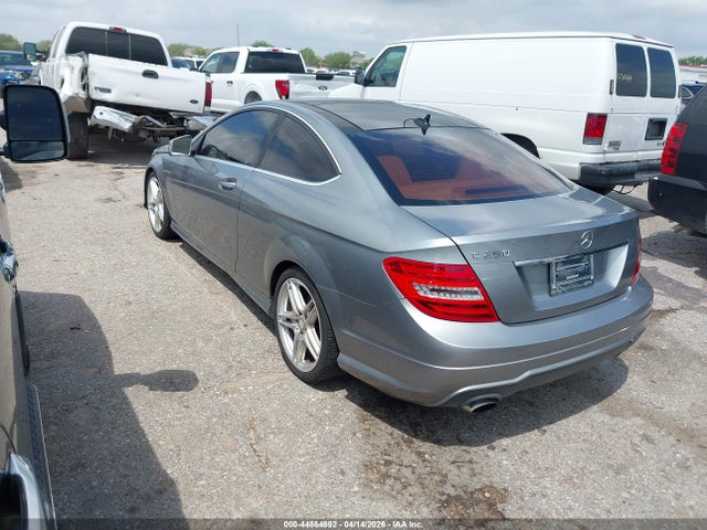 2015 MERCEDES-BENZ C 250 WDDGJ4HB5FG404121 Photo 2
