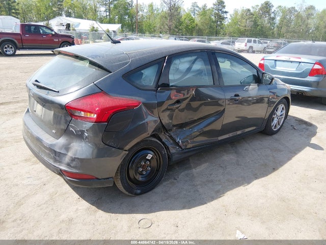 Ford FOCUS SE 2017 1FADP3K28HL331647 Image 4
