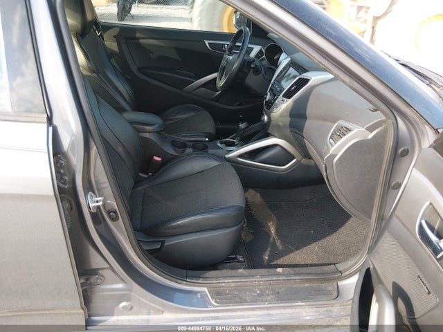 44864758 :رقم المزاد ، KMHTC6AD6DU115026 vin ، 2013 Hyundai Veloster Base W/black مزاد بيع