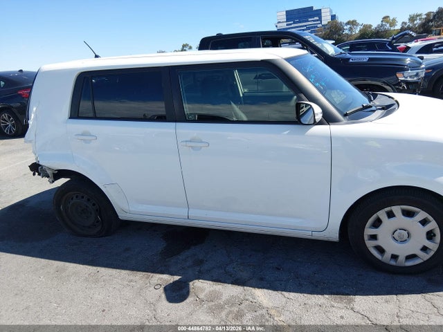 Scion XB 2015 JTLZE4FE3FJ073311 Image 13
