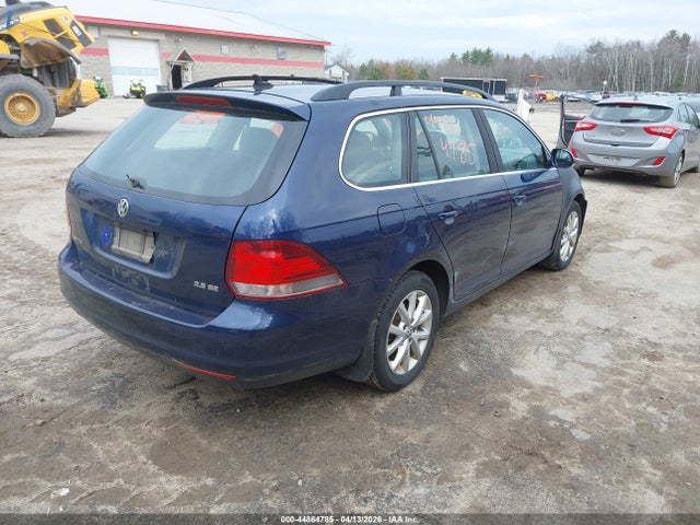 2012 Volkswagen Jetta Sportwagen 2.5l Se მანქანა იყიდება აუქციონზე, vin: 3VWPP7AJ7CM704804, აუქციონის ნომერი: 44864785