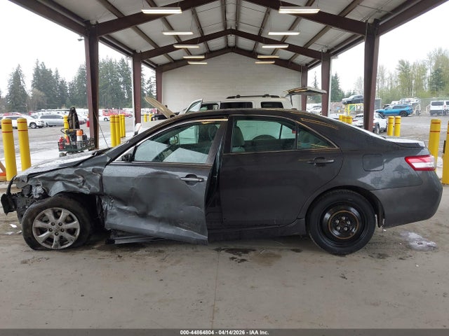 44864804 :رقم المزاد ، 4T1BF3EK0BU598908 vin ، 2011 Toyota Camry Le مزاد بيع