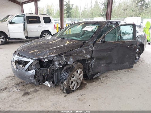 44864804 :رقم المزاد ، 4T1BF3EK0BU598908 vin ، 2011 Toyota Camry Le مزاد بيع