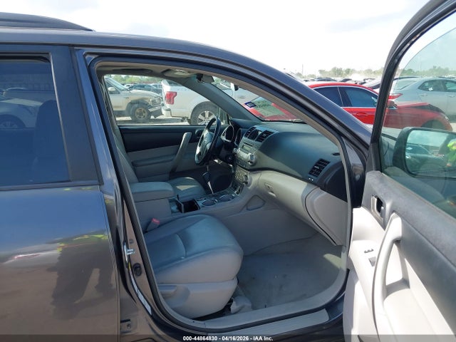 44864830 :رقم المزاد ، 5TDJK3EH2AS009876 vin ، 2010 Toyota Highlander Se V6 مزاد بيع