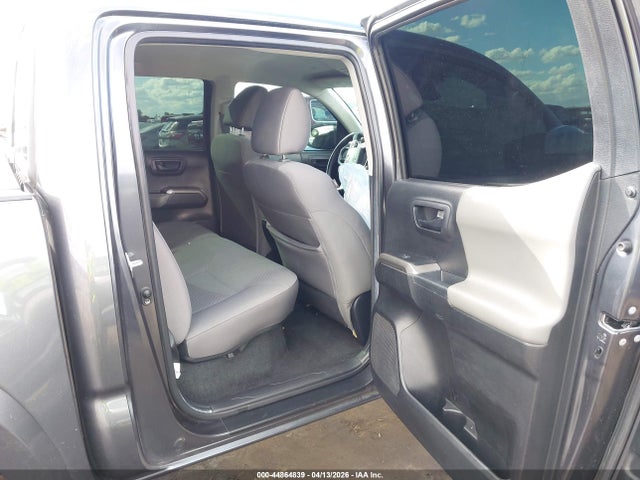 3TMAZ5CN9NM185006 Toyota Tacoma Sr5 V6