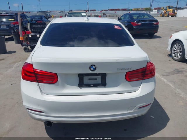 Продаж на аукціоні авто 2018 Bmw 320i, vin: WBA8A9C51JAH14047, номер лоту: 44864880