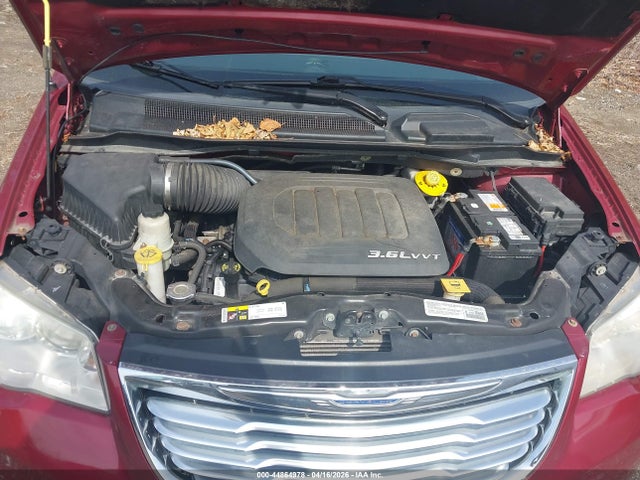 2014 Chrysler Town & Country Touring მანქანა იყიდება აუქციონზე, vin: 2C4RC1BG8ER437448, აუქციონის ნომერი: 44864978