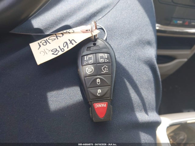 2014 Chrysler Town & Country Touring მანქანა იყიდება აუქციონზე, vin: 2C4RC1BG8ER437448, აუქციონის ნომერი: 44864978