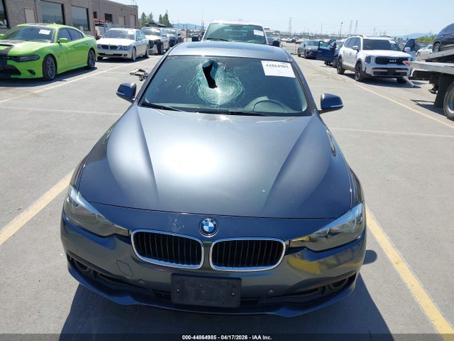 44864985 :رقم المزاد ، WBA8E1G57GNT34600 vin ، 2016 Bmw 320i مزاد بيع