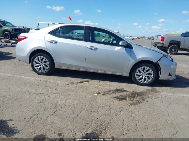 Toyota COROLLA LE 2018 5YFBURHE9JP840769 Image 14