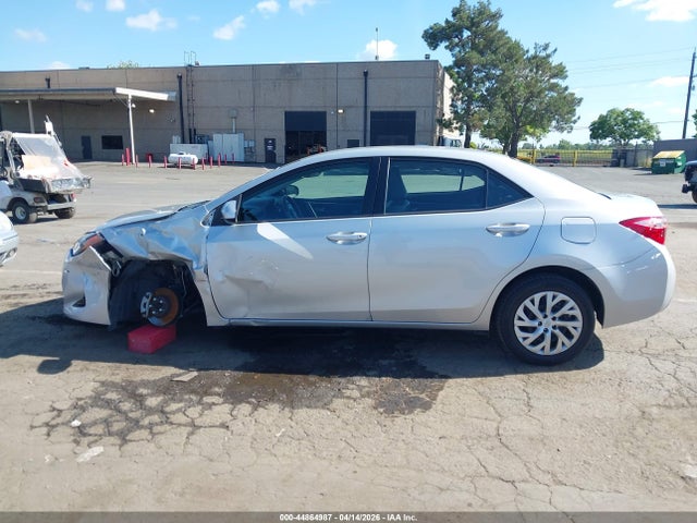 Toyota COROLLA LE 2018 5YFBURHE9JP840769 Image 15