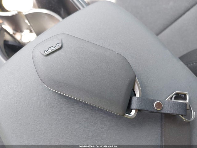 2025 Kia K4 Lxs მანქანა იყიდება აუქციონზე, vin: 3KPFT4DE5SE186028, აუქციონის ნომერი: 44865001
