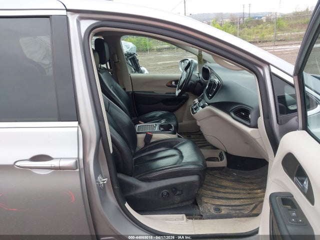 Aukcja sprzedaży 2017 Chrysler Pacifica Touring-l Plus, vin: 2C4RC1EG3HR531057, numer aukcji: 44865018