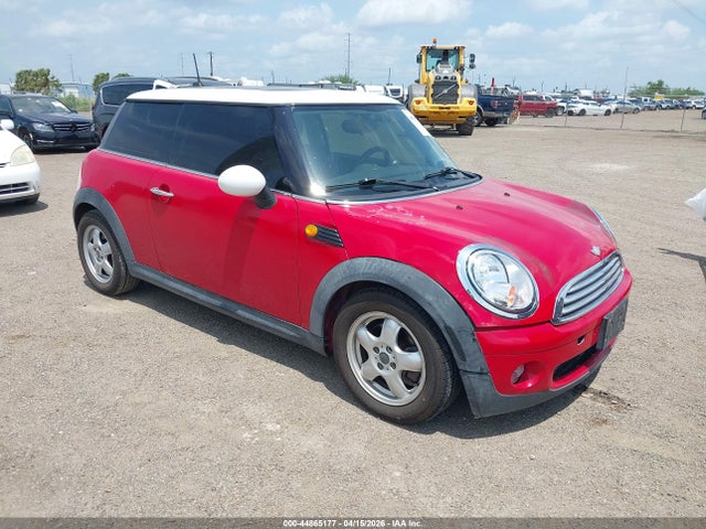 2010 MINI COOPER WMWMF3C58ATZ64061 Photo 0