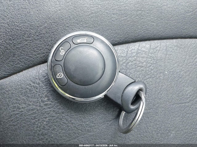 2010 MINI COOPER WMWMF3C58ATZ64061 Photo 10