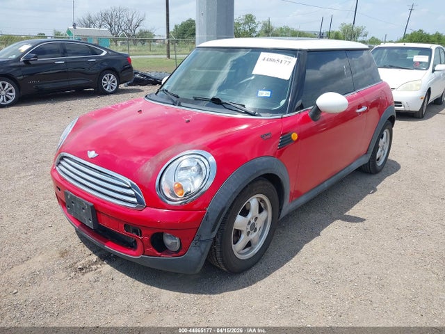 2010 MINI COOPER WMWMF3C58ATZ64061 Photo 1