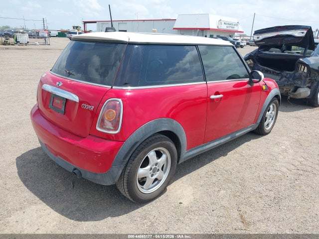 2010 MINI COOPER WMWMF3C58ATZ64061 Photo 3