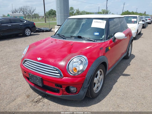 2010 MINI COOPER WMWMF3C58ATZ64061 Photo 5