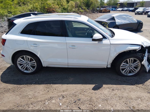 44865184 :رقم المزاد ، WA1BNAFY3J2007733 vin ، 2018 Audi Q5 2.0t Premium/2.0t Tech Premium مزاد بيع