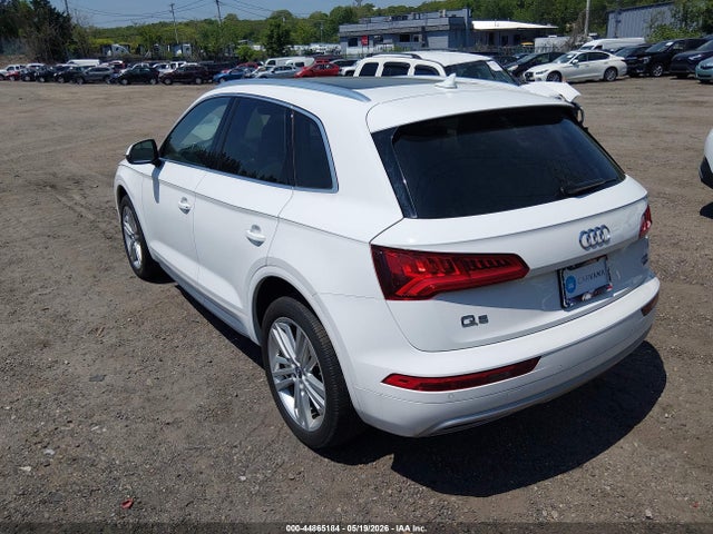 44865184 :رقم المزاد ، WA1BNAFY3J2007733 vin ، 2018 Audi Q5 2.0t Premium/2.0t Tech Premium مزاد بيع