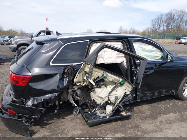 44865251 :رقم المزاد ، WA1LHAF70HD048645 vin ، 2017 Audi Q7 2.0t Premium مزاد بيع