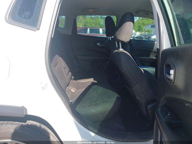 44865286 :رقم المزاد ، 3C4NJCAB9JT420509 vin ، 2018 Jeep Compass Sport Fwd مزاد بيع