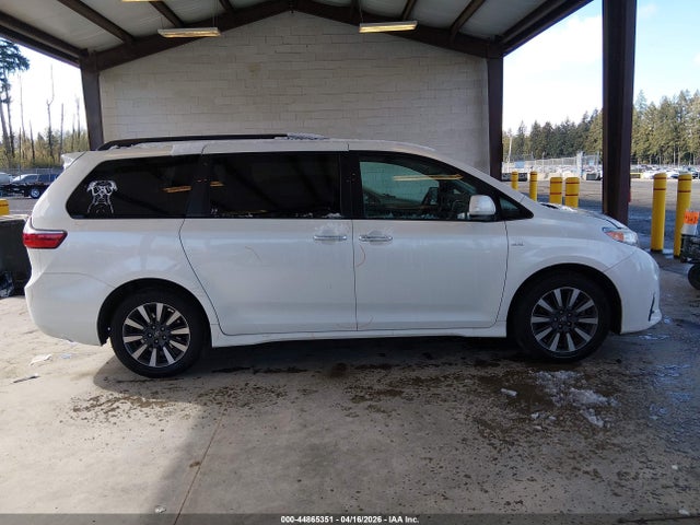 5TDDZ3DCXJS198629 Toyota Sienna Xle Premium 7 Passenger