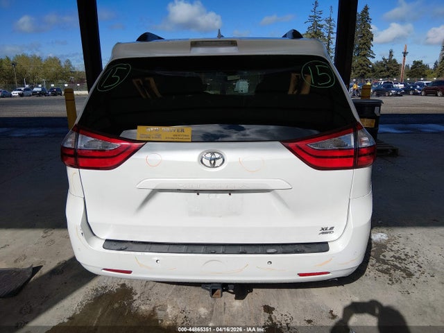 5TDDZ3DCXJS198629 Toyota Sienna Xle Premium 7 Passenger