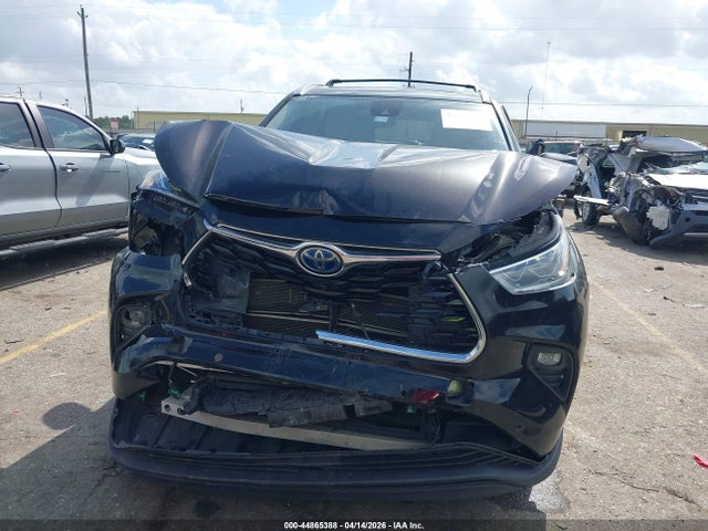 2022 Toyota Highlander Hybrid Limited მანქანა იყიდება აუქციონზე, vin: 5TDYARAH9NS013973, აუქციონის ნომერი: 44865388