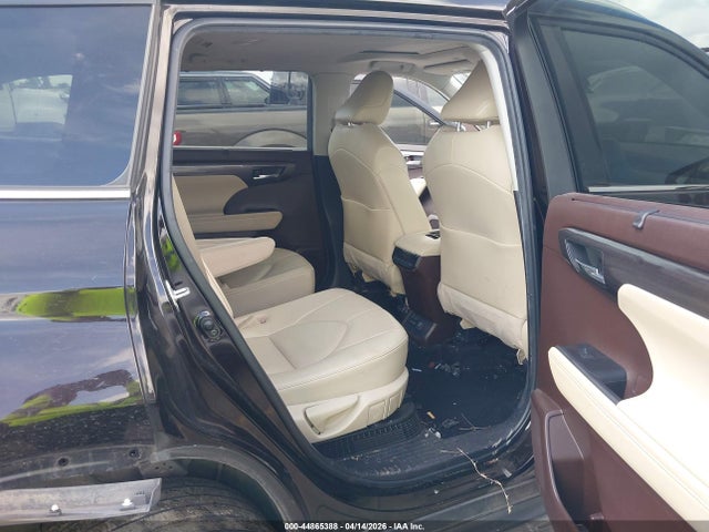 2022 Toyota Highlander Hybrid Limited მანქანა იყიდება აუქციონზე, vin: 5TDYARAH9NS013973, აუქციონის ნომერი: 44865388