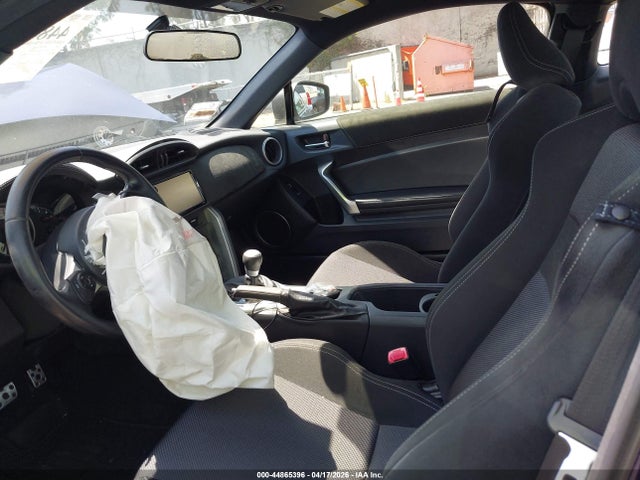 JF1ZNAA14H8705988 Toyota 86