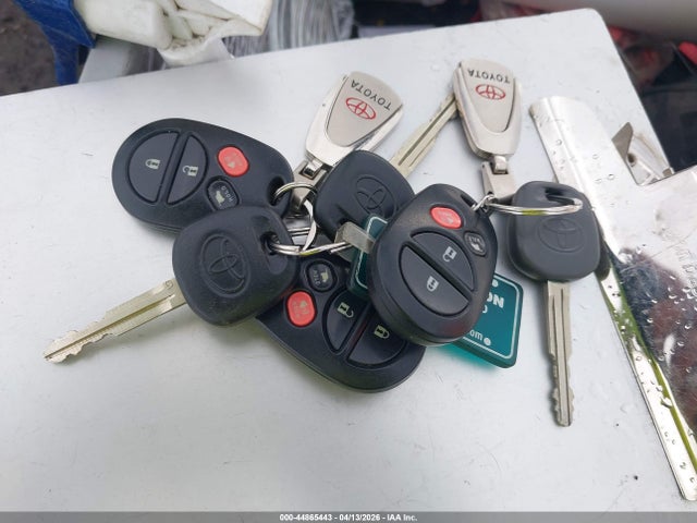 2011 TOYOTA SEQUOIA 5TDDY5G11BS043722 Photo 10