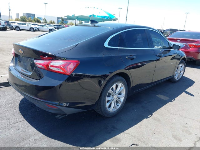 1G1ZD5ST7NF105213 Chevrolet Malibu Fwd Lt