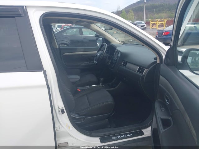 Продаж на аукціоні авто 2016 Mitsubishi Outlander Es, vin: JA4AZ3A30GZ037487, номер лоту: 44865474